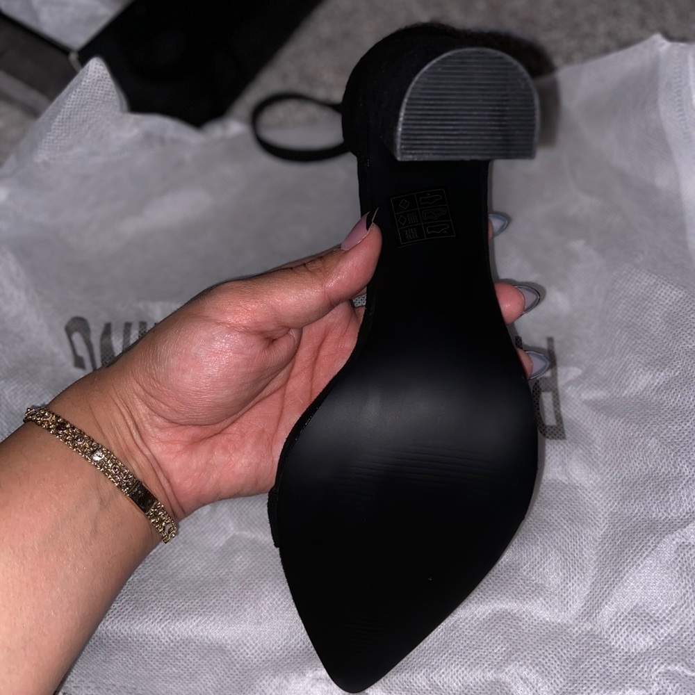 PLT: Pointed Toe Heel Strap - Picture 3 of 5